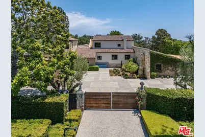 976 N Alpine Dr, Beverly Hills, CA 90210 - Photo 1