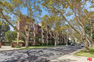 141 S Linden Dr, Beverly Hills, CA 90212 - Photo 24