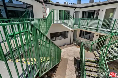 16185 W Sunset Blvd #3, Pacific Palisades, CA 90272 - Photo 10