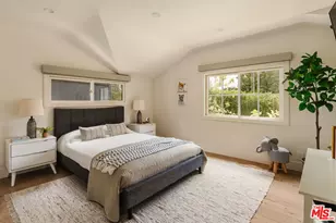 252 N Kenter Ave, Los Angeles, CA 90049 - Photo 18
