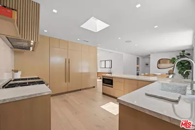 9451 Hidden Valley Pl, Beverly Hills, CA 90210 - Photo 16