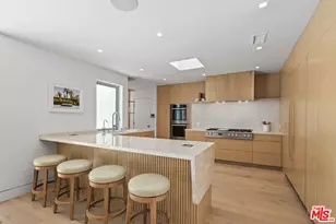 9451 Hidden Valley Pl, Beverly Hills, CA 90210 - Photo 14