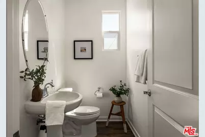 5816 W 85th Pl, Los Angeles, CA 90045 - Photo 14
