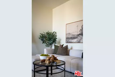 7320 Hawthorn Ave #425, Los Angeles, CA 90046 - Photo 12