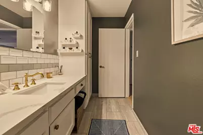 1230 N Sweetzer Ave #204, West Hollywood, CA 90069 - Photo 20