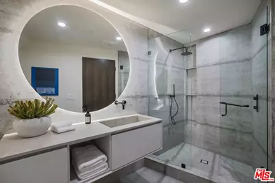 9270 Kinglet Dr, Los Angeles, CA 90069 - Photo 22