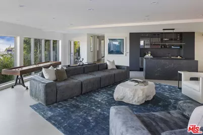 9270 Kinglet Dr, Los Angeles, CA 90069 - Photo 18