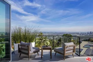 9270 Kinglet Dr, Los Angeles, CA 90069 - Photo 16