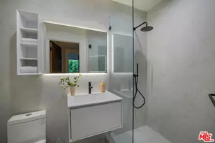 9270 Kinglet Dr, Los Angeles, CA 90069 - Photo 20