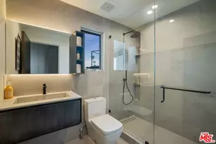 9270 Kinglet Dr, Los Angeles, CA 90069 - Photo 24