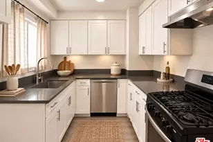 228 S Mariposa Ave, Los Angeles, CA 90004 - Photo 32