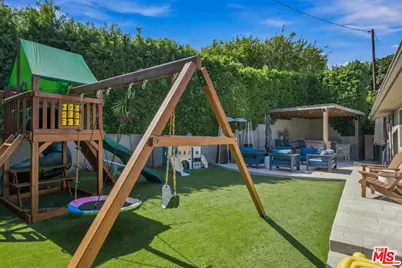 5879 S Le Doux Rd, Los Angeles, CA 90056 - Photo 38