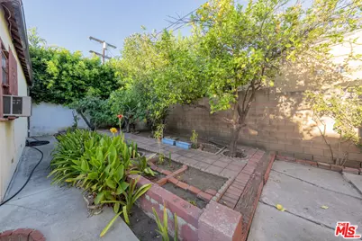 516 N Crescent Heights Blvd, Los Angeles, CA 90048 - Photo 24