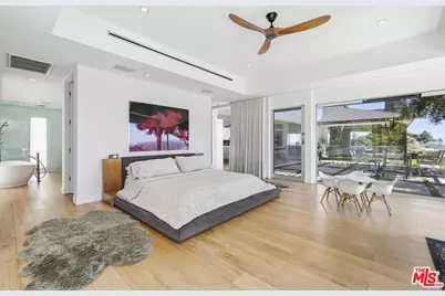 2402 Carman Crest Dr, Los Angeles, CA 90068 - Photo 14