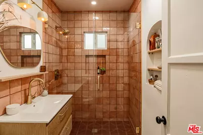 4507 W 142nd St, Hawthorne, CA 90250 - Photo 18