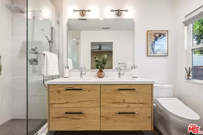7954 Loma Verde Ave, Los Angeles, CA 91304 - Photo 28