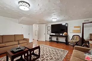 2556 Aberdeen Ave, Los Angeles, CA 90027 - Photo 54