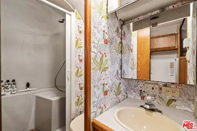 225 Carroll Canal, Los Angeles, CA 90291 - Photo 36