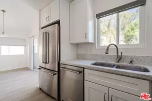 22125 Burbank Blvd, Woodland Hills, CA 91367 - Photo 8