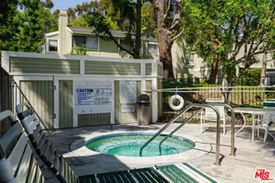 22125 Burbank Blvd, Woodland Hills, CA 91367 - Photo 28