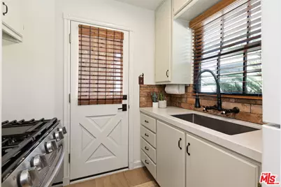 1752 Riverside Dr, Glendale, CA 91201 - Photo 40