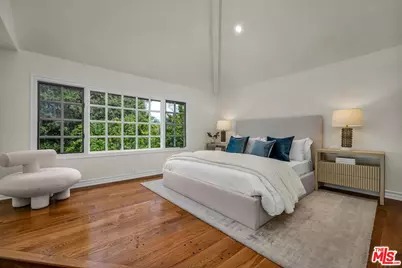 3225 Iredell Ln, Studio City, CA 91604 - Photo 34