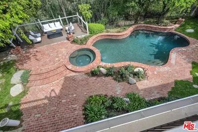 3225 Iredell Ln, Studio City, CA 91604 - Photo 30