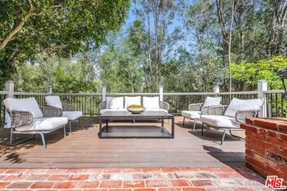 3225 Iredell Ln, Studio City, CA 91604 - Photo 52