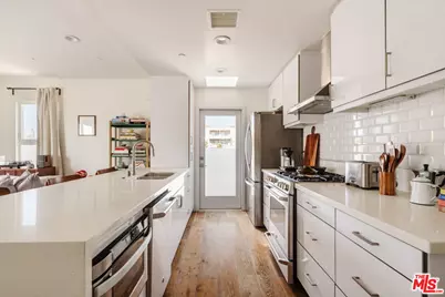 1514 S Bedford St, Los Angeles, CA 90035 - Photo 4