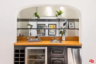 133 N Kilkea Dr, Los Angeles, CA 90048 - Photo 30