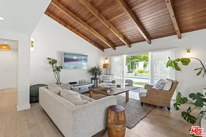 23023 Gainford St, Woodland Hills, CA 91364 - Photo 12