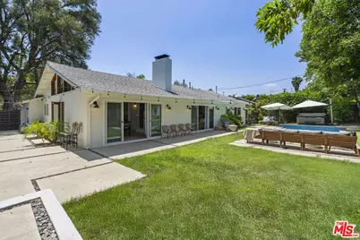 23023 Gainford St, Woodland Hills, CA 91364 - Photo 18