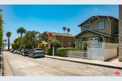 41 Vicente Ter, Santa Monica, CA 90401 - Photo 2