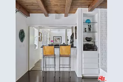 19540 Wells Dr, Los Angeles, CA 91356 - Photo 8