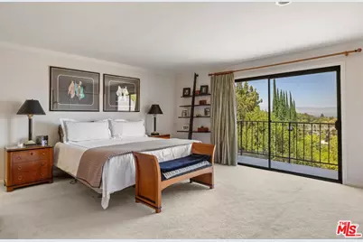 19540 Wells Dr, Los Angeles, CA 91356 - Photo 16