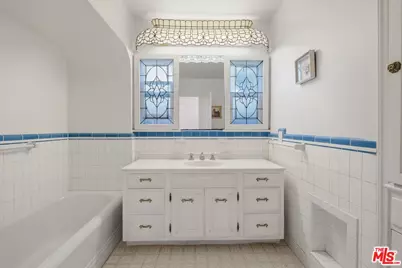 1136 Harvard St, Santa Monica, CA 90403 - Photo 16
