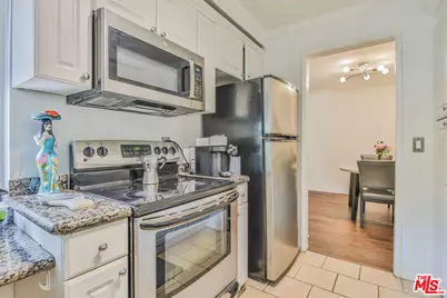 625 N Flores St #102, West Hollywood, CA 90048 - Photo 22