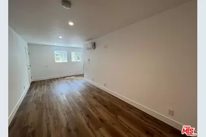 21 Voyage St, Los Angeles, CA 90292 - Photo 14