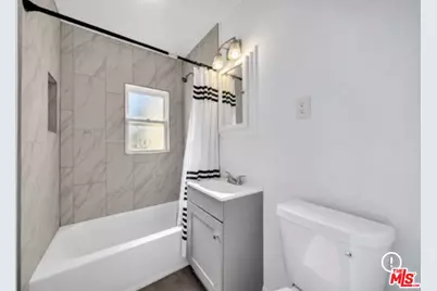 224 W 84th St, Los Angeles, CA 90003 - Photo 8