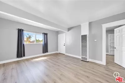 224 W 84th St, Los Angeles, CA 90003 - Photo 4