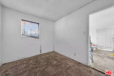 224 W 84th St, Los Angeles, CA 90003 - Photo 32