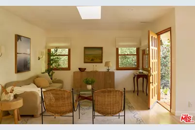 655 Angelus Pl, Venice, CA 90291 - Photo 4