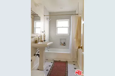 655 Angelus Pl, Venice, CA 90291 - Photo 8