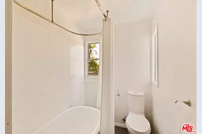 6837 Cahuenga Park Trl, Los Angeles, CA 90068 - Photo 30