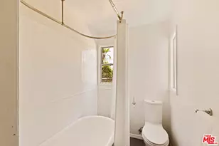 6837 Cahuenga Park Trail, Los Angeles, CA 90068 - Photo 30