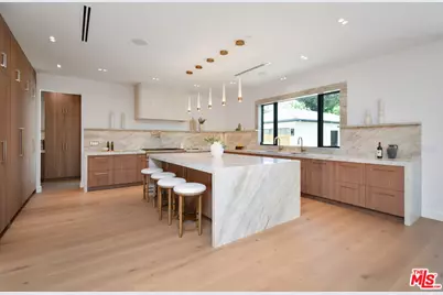 112 S Valley St, Toluca Lake, CA 91505 - Photo 12