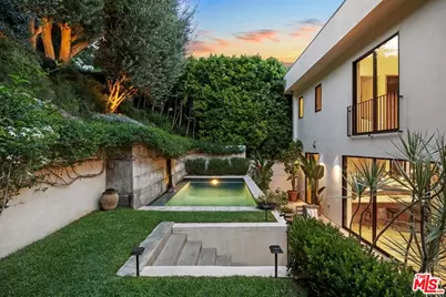 8241 Lincoln Ter, Los Angeles, CA 90069 - Photo 8