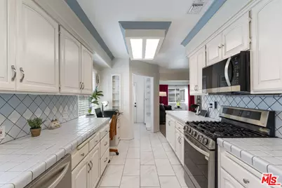 6032 W 74th St, Los Angeles, CA 90045 - Photo 12