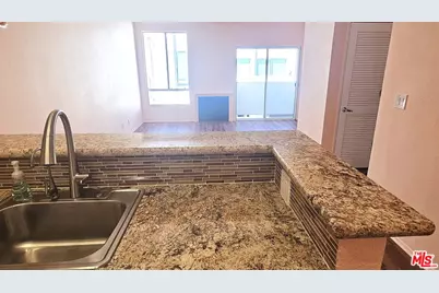 19350 Sherman Way #325, Los Angeles, CA 91335 - Photo 14