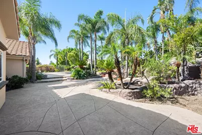 15309 Larkspur St, Sylmar, CA 91342 - Photo 42